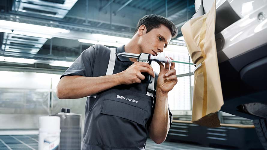 BMW Service, Servicetermin, Reparatur, Kunststoffschaden